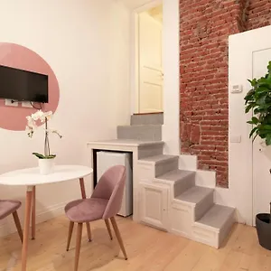 relstay-brera-lovely-1br.italymilanhotels.net/